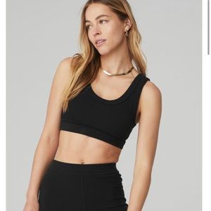 Aloyoga wellness sports bra in black in size small